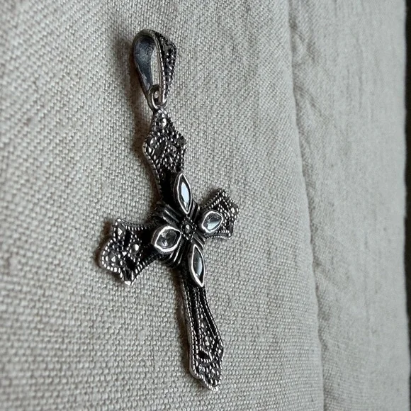 ⚜️Intricate ⚜️ Vintage Sterling Silver Ornate Cross Pendant Marked 925 - Picture 12 of 12